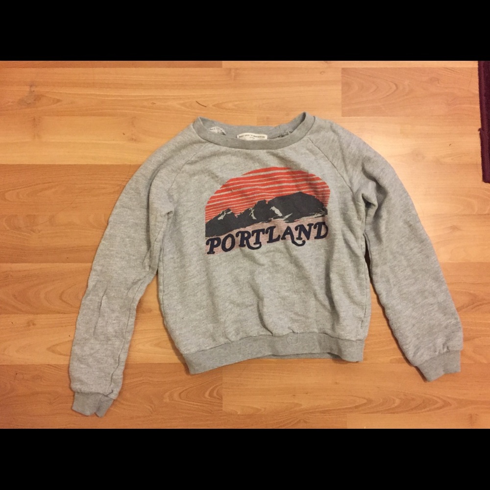 Small Portland Sweater Urban Outfitters